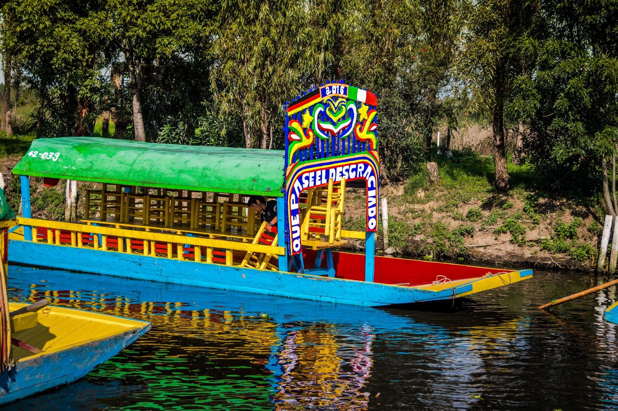 Shikara Ride on Dal Lake (Srinagar)