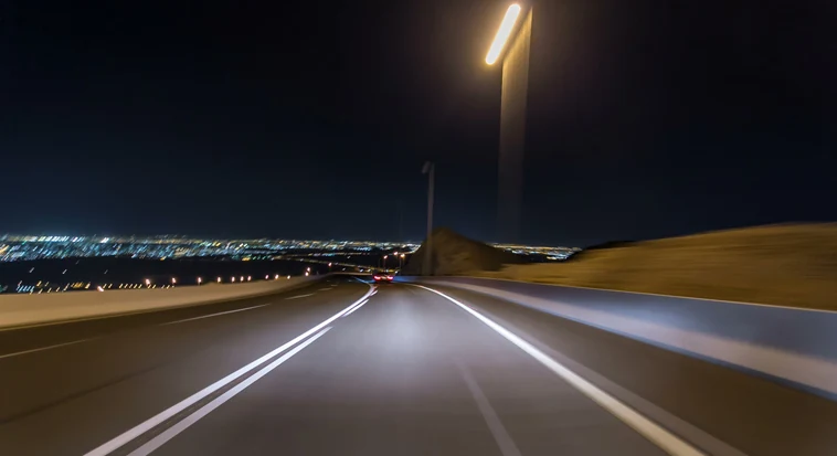 Driving on a UAE road at night with a valid visitor driving licence