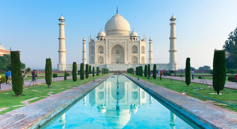 How Much Does a Trip to India Cost from Dubai?