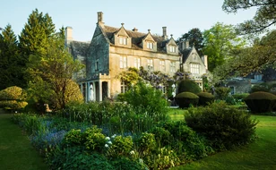 Private luxury UK tour from Dubai with Claridge's The Balmoral Gleneagles and bespoke guided experiences
