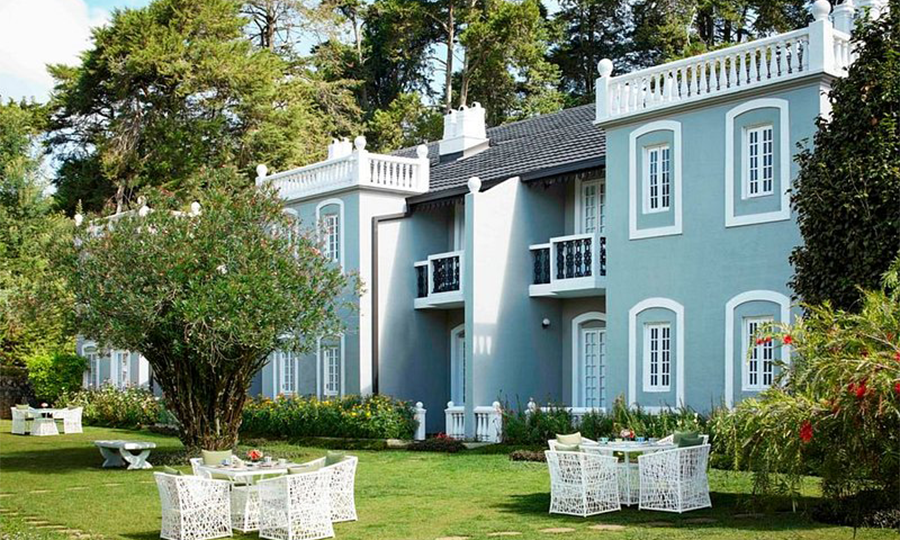 Jetwing St Andrew’s Hotel in Nuwara Eliya, Sri Lanka, showcasing colonial charm, lush gardens, and luxurious hill country retreat vibes.