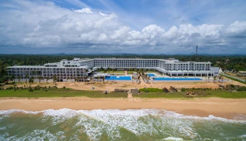 Luxury beachfront five-star resort in Sri Lanka with pools overlooking the Indian Ocean